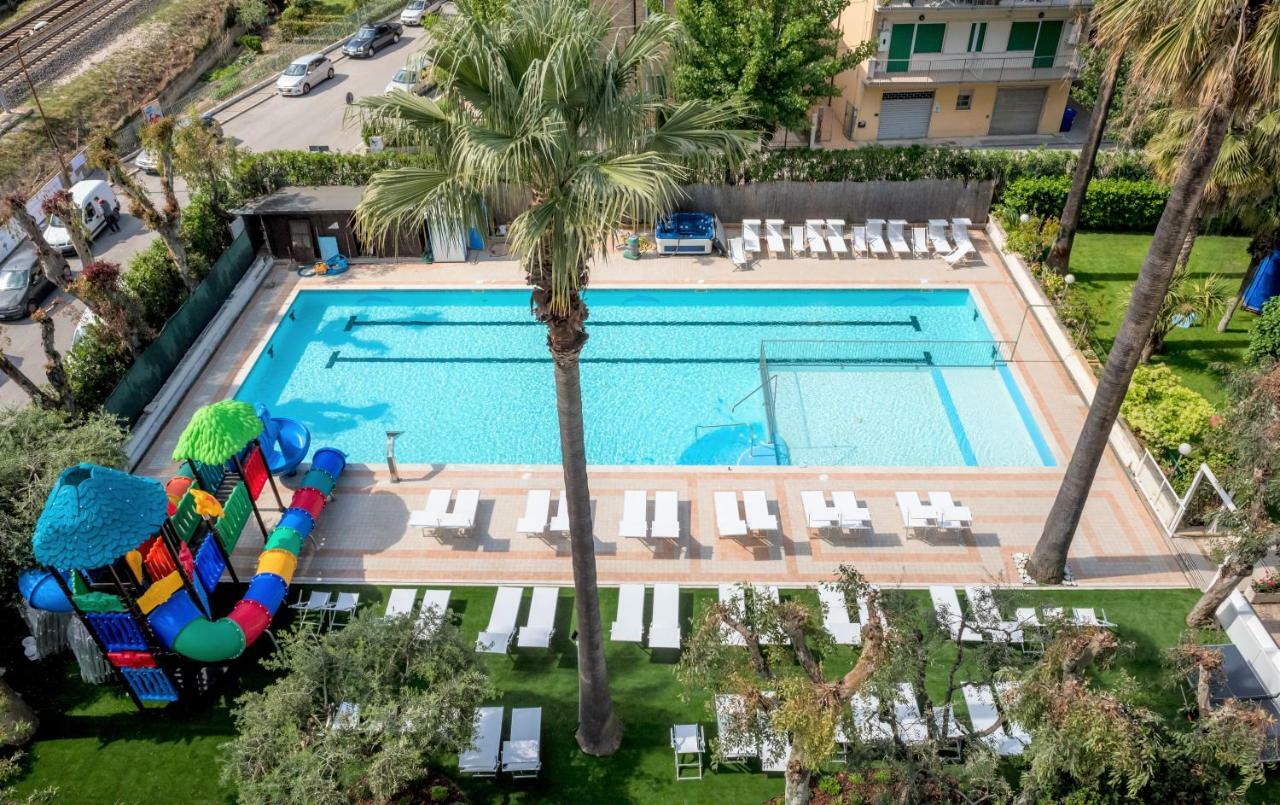 Hotel Relax Family & Spa San Benedetto del Tronto Eksteriør bilde